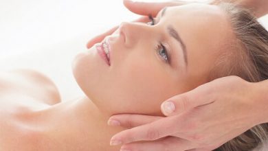 Massages face for oily