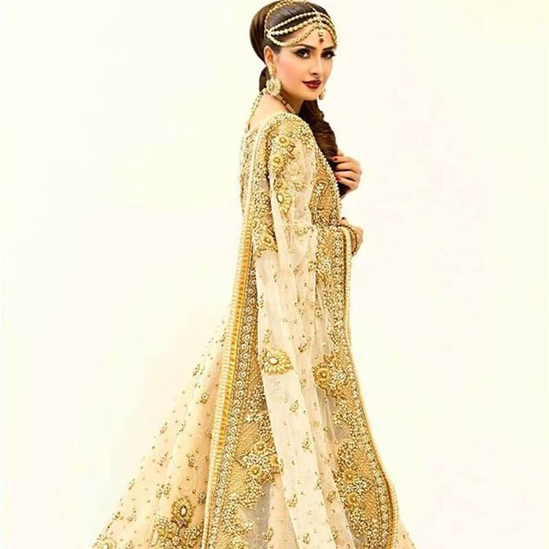 ayeza-khan-in-a-rizwan-bayg-bridal